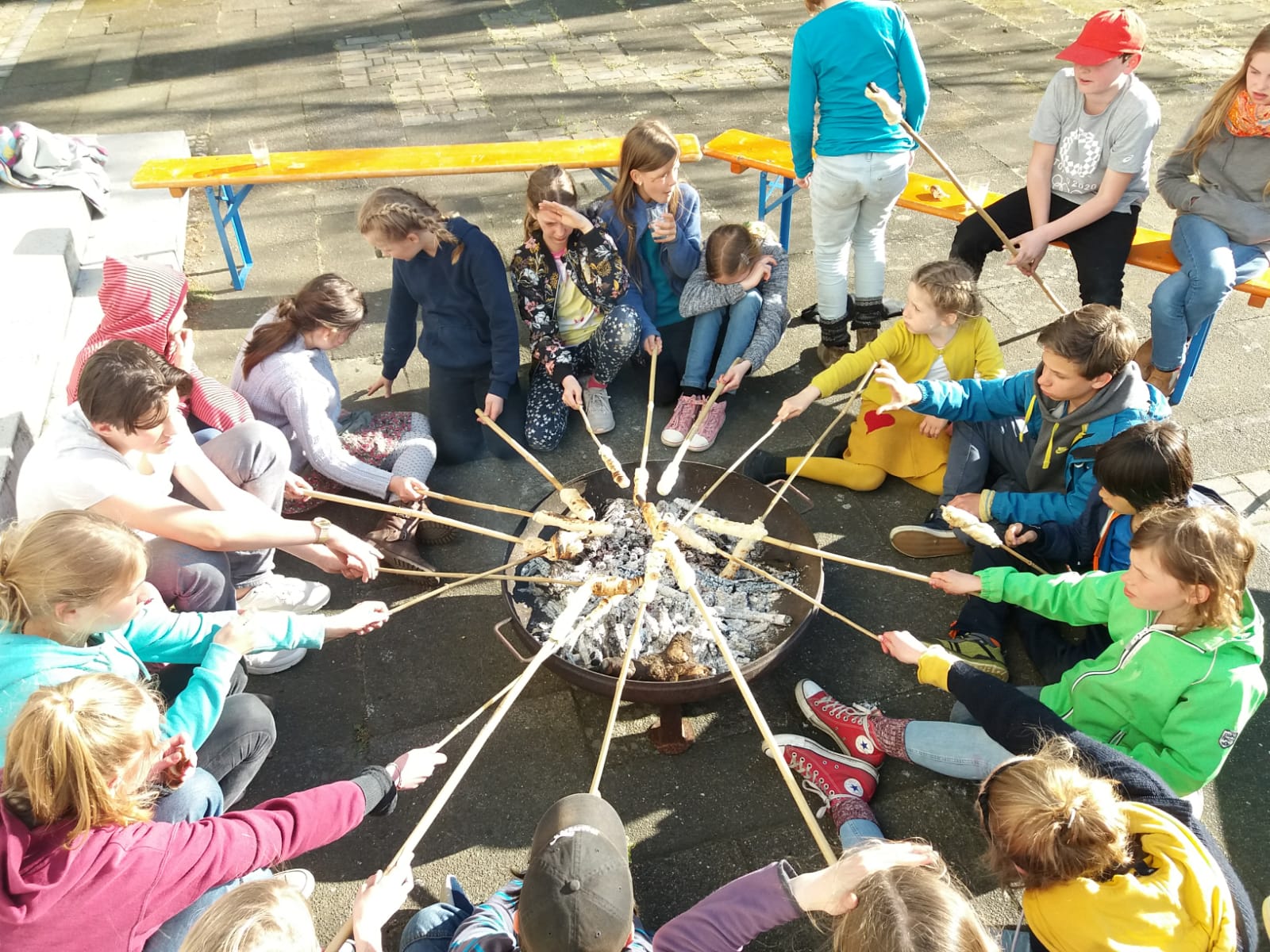 Kinder bei Gemeinschaftsaktivitäten